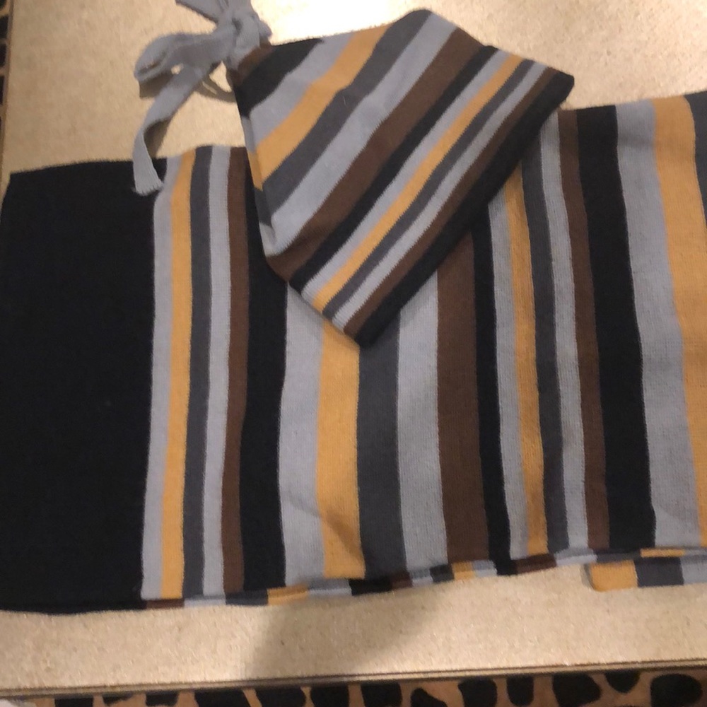 Striped knit hat and scarf set!